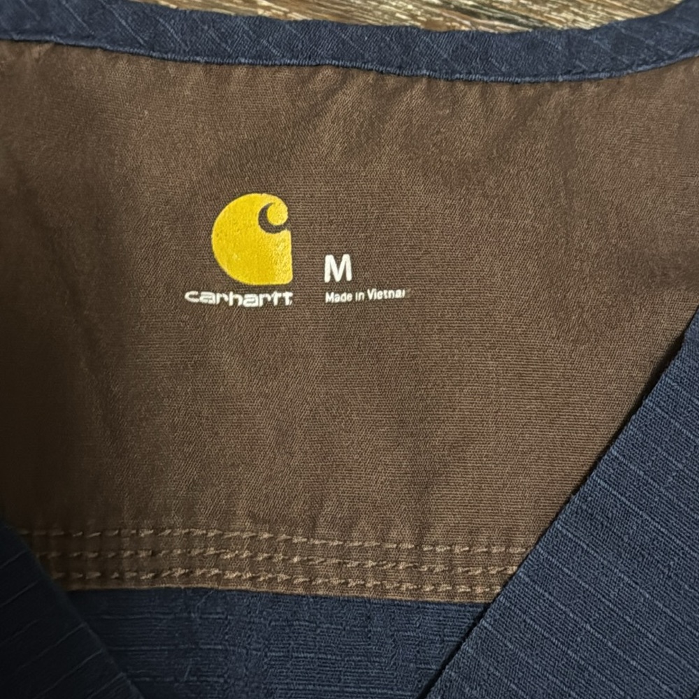 Carhartt navy scrub top medium - Picture 2 of 3